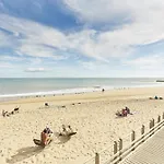 Maison Moderne - Jardin - Pour 8 Adultes 1 Enfant *