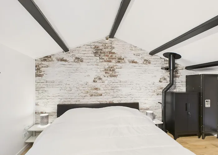 Maison Moderne - Jardin - Pour 8 Adultes 1 Enfant