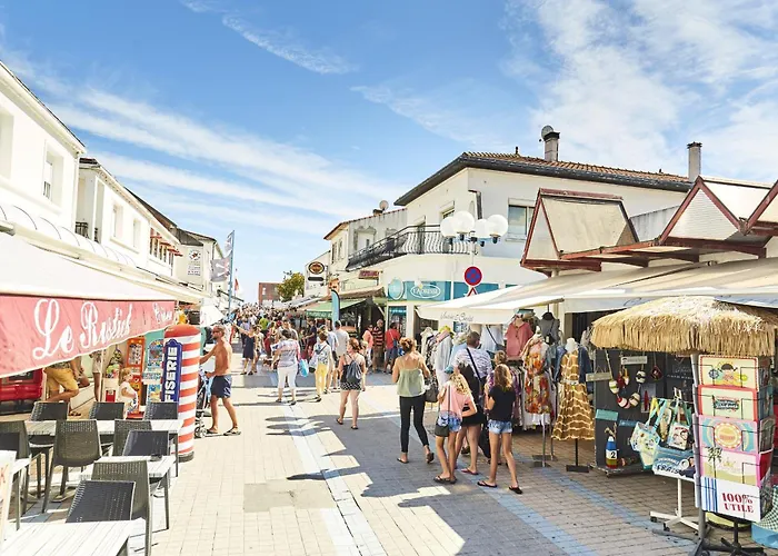 Maison Moderne - Jardin - Pour 8 Adultes 1 Enfant *